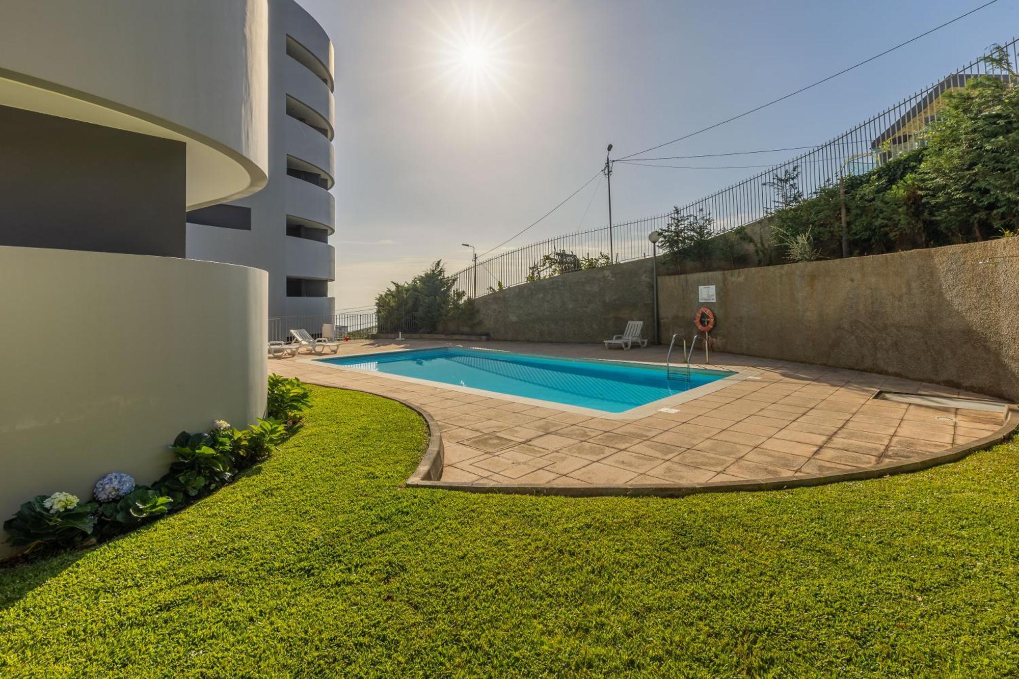 Kaizen & Pool Funchal (Madeira)